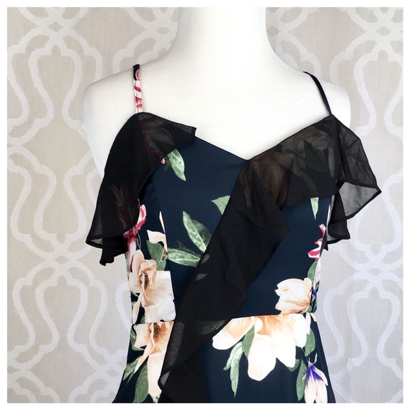 Floral Chiffon Resort Maxi Dress - Picture 2 of 8